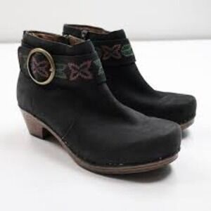 Dansko Boot Womens 40/ 9.5 Mina Milled Bootie Black Suede Floral Cuff